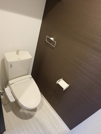 トイレ　※掲載写真は同マンション別部屋参考写真となります。