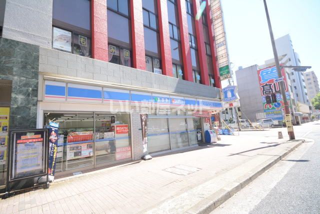 コンビニ　ローソン　小倉三萩野店（コンビニ）まで189m