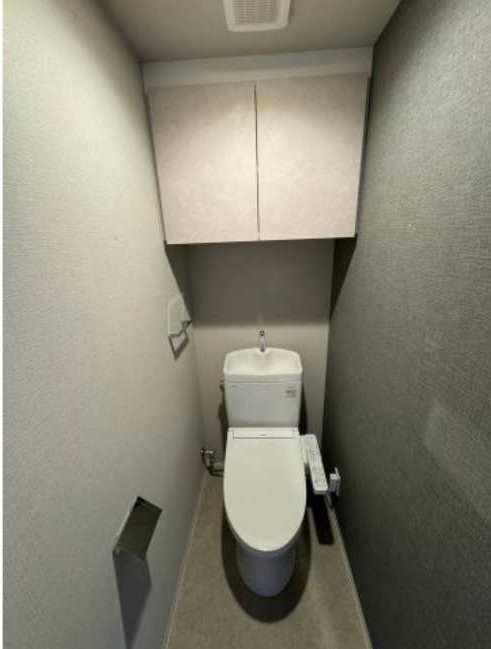 トイレ　温水便座機能付きトイレです！