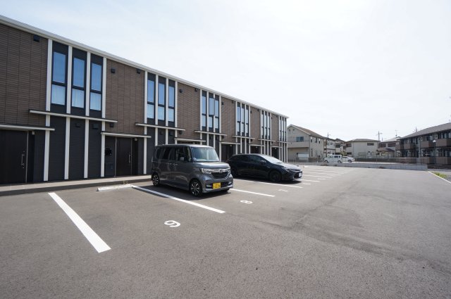 駐車場　お電話でのご予約がスムーズです！
