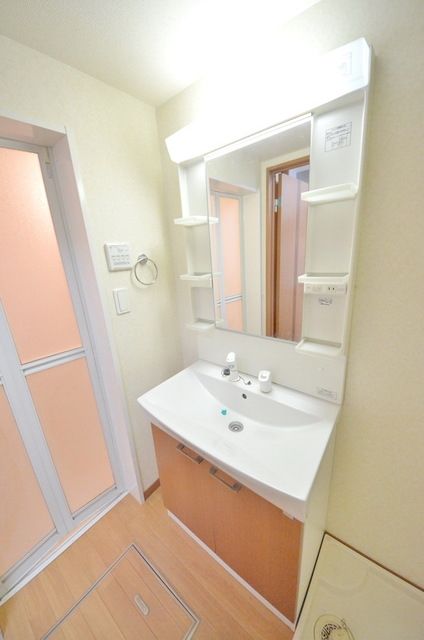 洗面設備　朝・晩の強い味方、独立洗面台♪