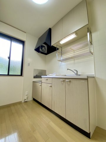 キッチン　※同物件　別のお部屋の写真です。