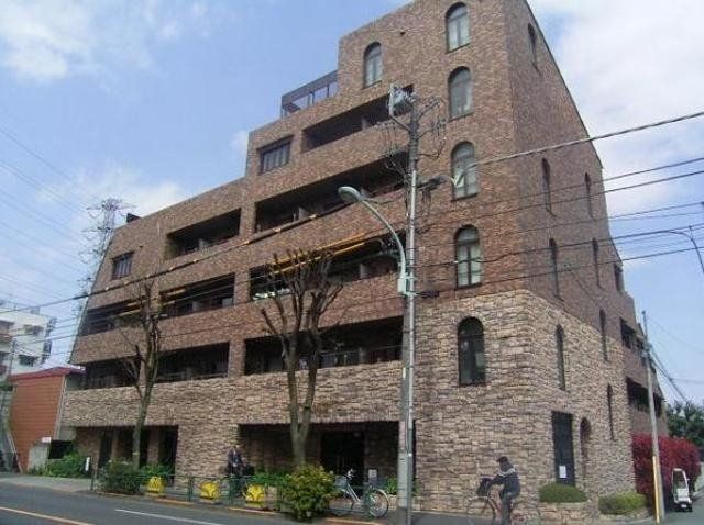 建物外観　タイル貼りのおしゃれな外観