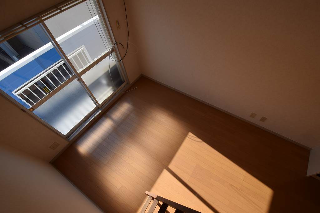 居室・リビング　※同建物別室の参考写真です