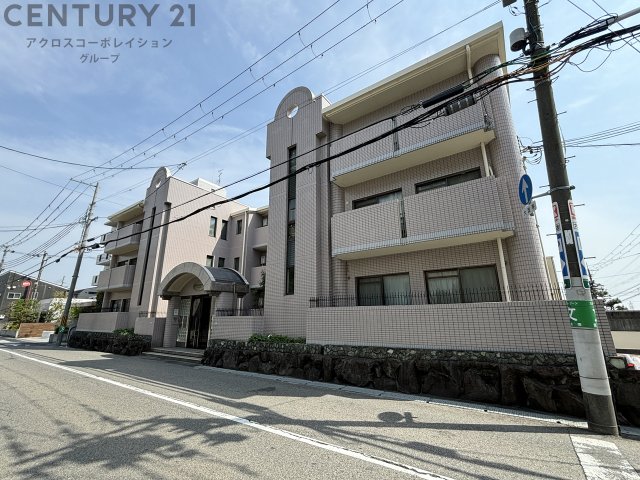 建物外観　オートロック付きで安心です♪