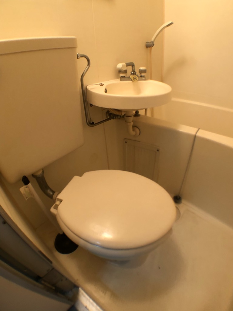 トイレ　浴室内にトイレがあります☆