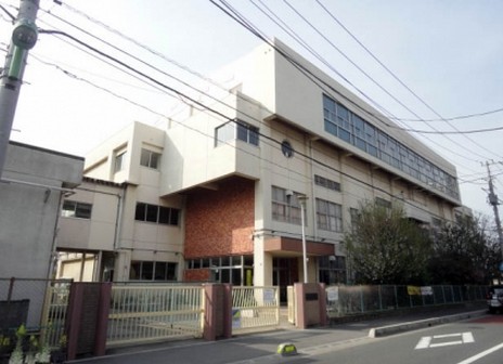 小学校　川口市立飯塚小学校（小学校）まで655m
