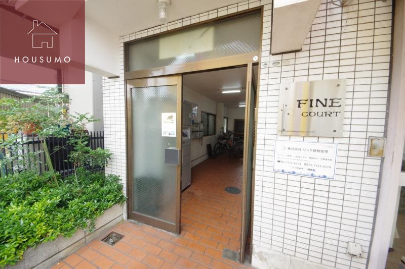エントランス　落ち着いたエントランスです