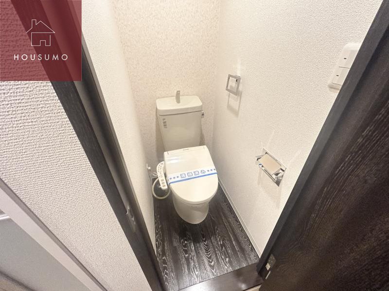トイレ　同施工会社・同型モデルの室内です。（参考写真・イメージ写真）