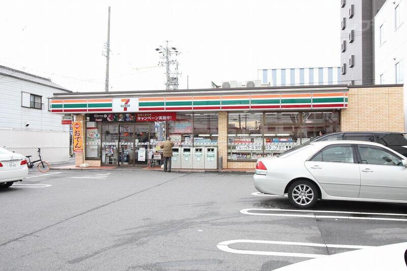 コンビニ　セブンイレブン名古屋若葉通2丁目店（コンビニ）まで307m