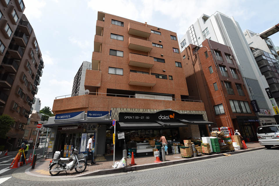 スーパー　ダイエー麻布十番店（スーパー）まで295m