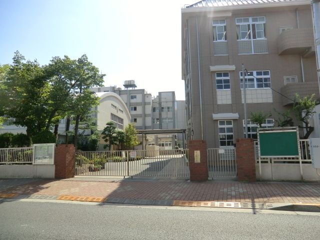 中学校　第一中学校（中学校）まで750m