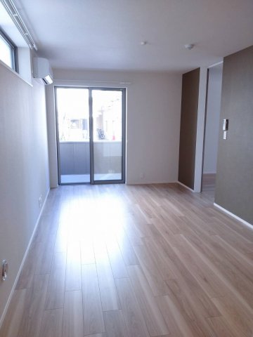居室・リビング　★明るいフローリングの角部屋です★