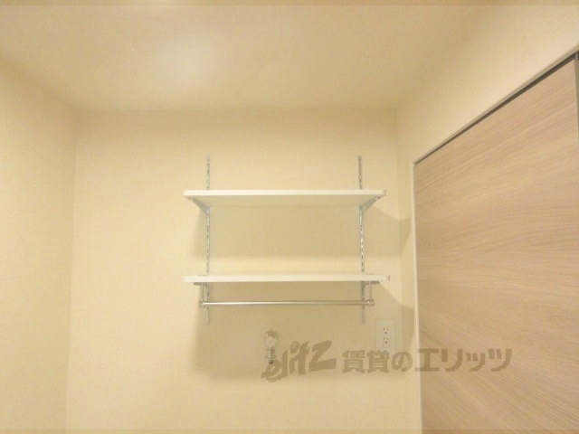 収納　収納棚（洗濯機置き場上）