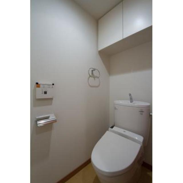 トイレ　※写真は同タイプ住戸です。