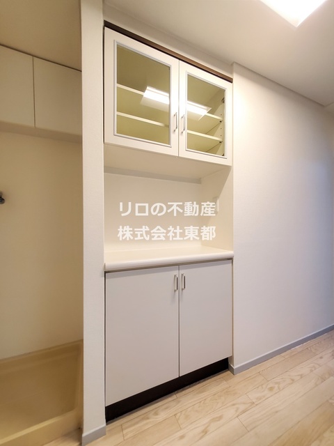 その他　うれしい食器棚も付いてます♪