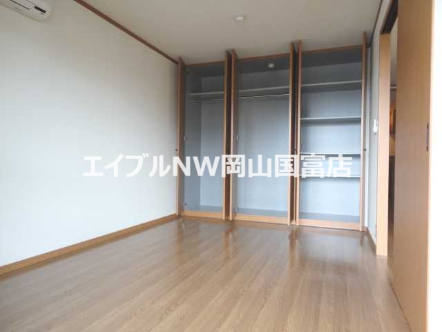 収納　南洋室