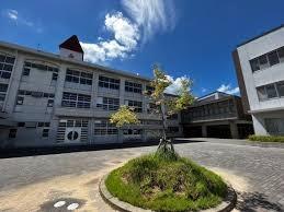 小学校　中央小学校（小学校）まで1000m
