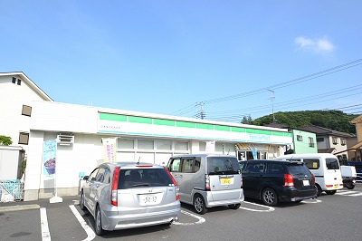 コンビニ　ファミリーマート（コンビニ）まで410m