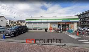 コンビニ　ファミリーマート内田西久保二丁目店（コンビニ）まで200m