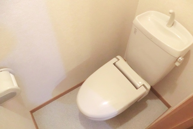 トイレ　★バストイレ別・ウォームレットタイプの便座です★
