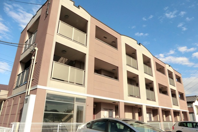 建物外観　★鉄骨造３階建てマンション！外観です★