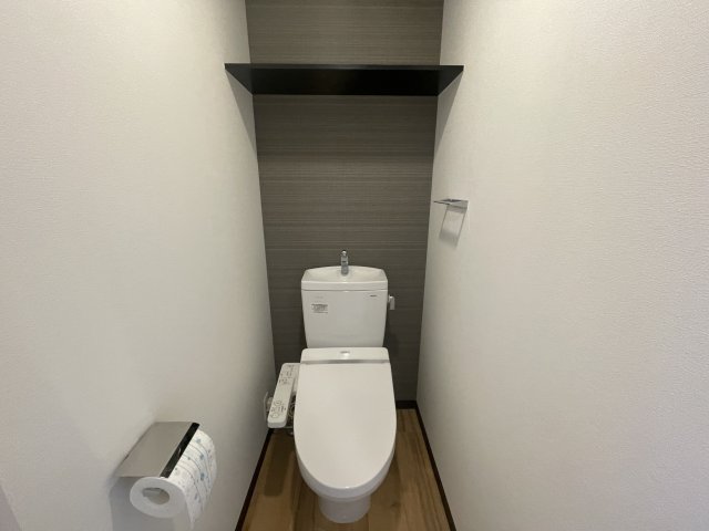 トイレ　写真は、他部屋の同間取りとなっております。(現況優先)