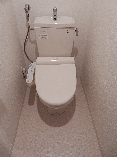 トイレ　☆ウォシュレット付きトイレです☆