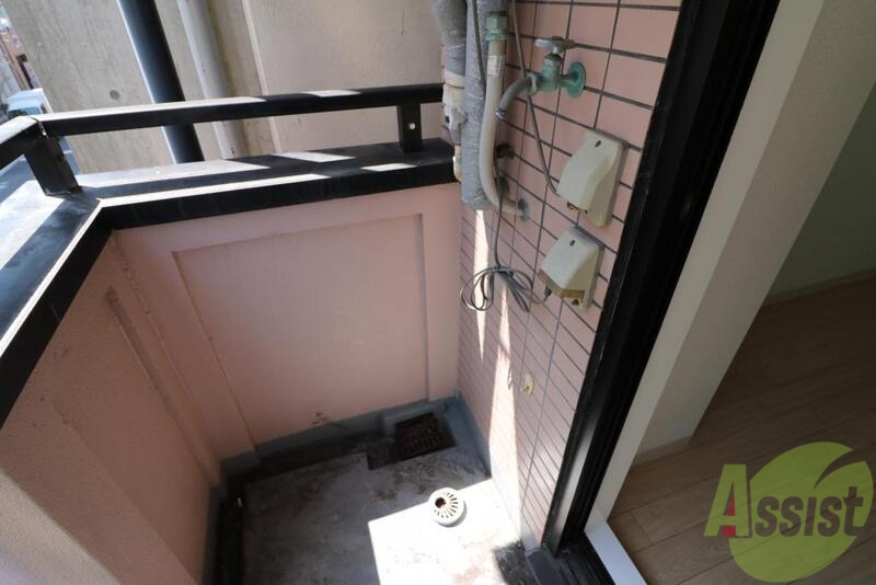 バルコニー　心地よい風が通り抜ける、開放感たっぷりの空間。