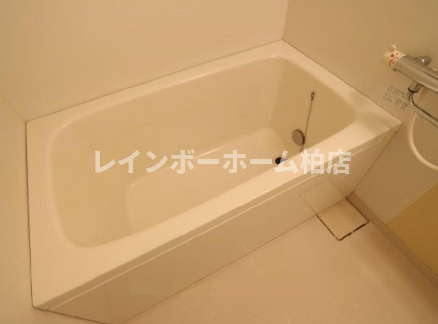 バス・シャワールーム　ゆったり過ごせるお風呂です