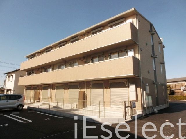 建物外観　お買い物にも出やすい立地♪