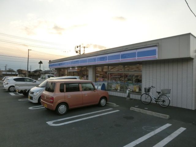 コンビニ　ローソン市原更級通店（コンビニ）まで431m