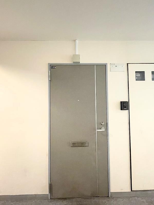 玄関　玄関外側