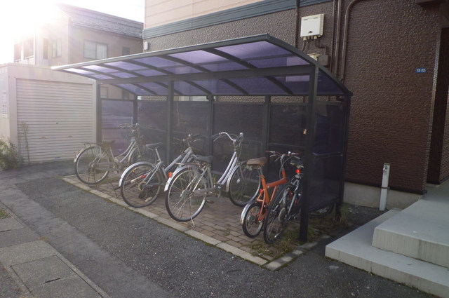 その他共有部分　屋根つきの駐輪場が嬉しい★