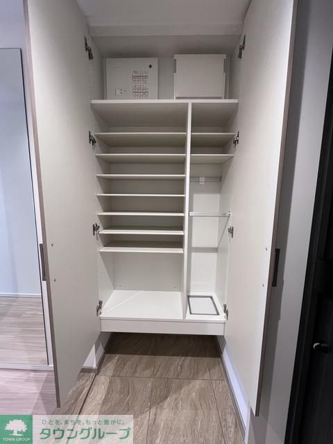 玄関　※写真は同タイプ住戸です。