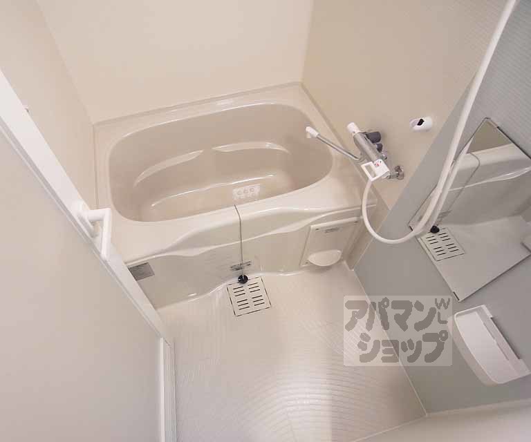 バス・シャワールーム　一日の疲れをこのバスで癒して下さい・