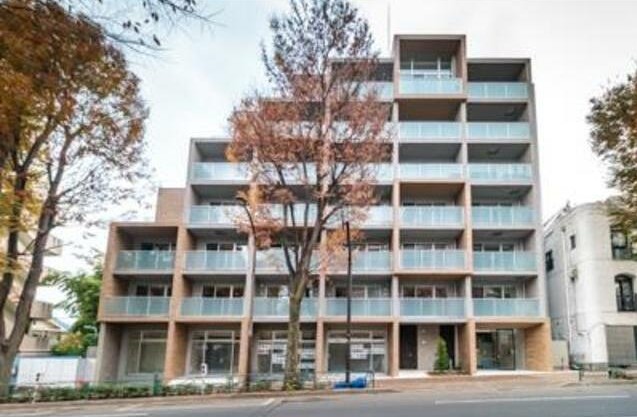 建物外観　鉄筋コンクリート造のがっちりとした建物。