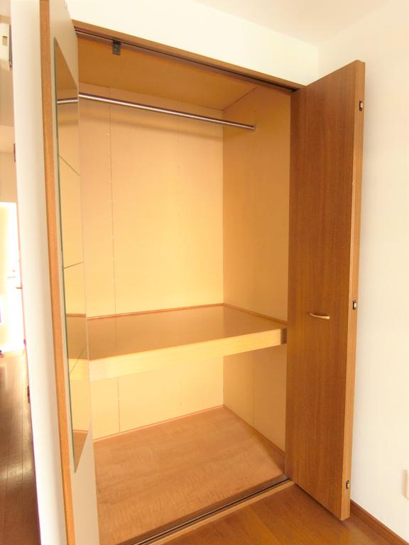 収納　同タイプ別号室のお写真になります。