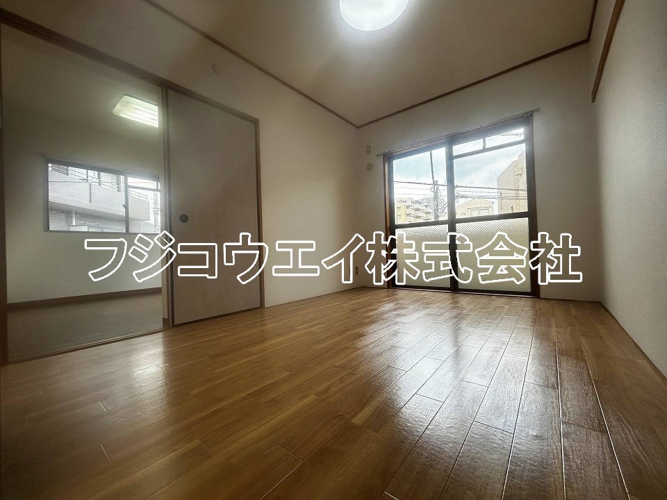 居室・リビング　別号室参考写真