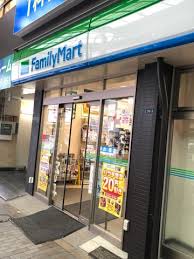 コンビニ　ファミリーマート 赤羽スズラン通り店（コンビニ）まで93m