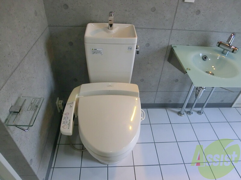 トイレ　ウォシュレット付き