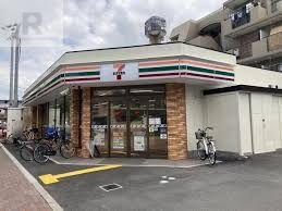 コンビニ　セブンイレブン尼崎椎堂1丁目店（コンビニ）まで226m