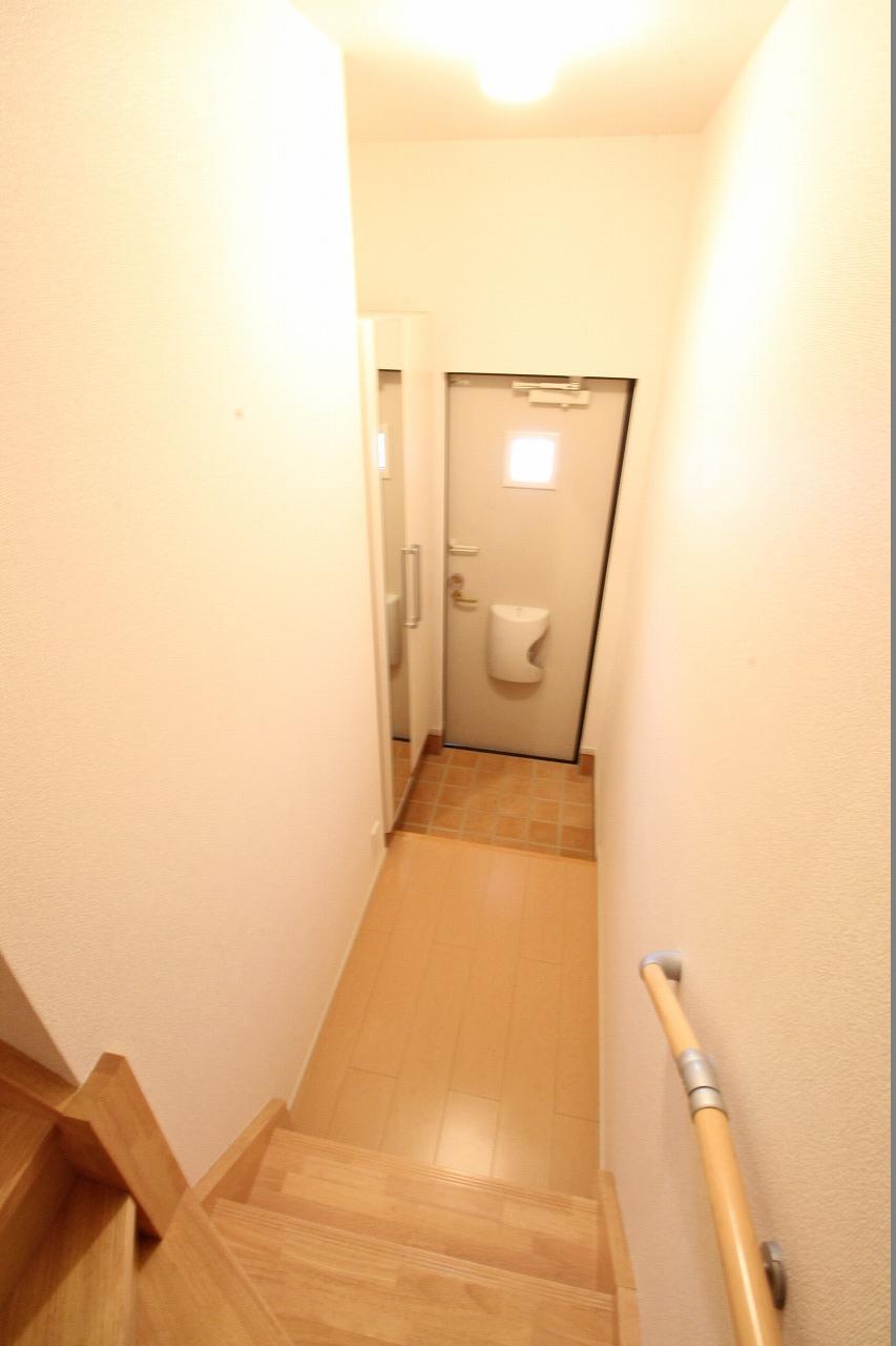 玄関　※お部屋により仕様が異なる場合があります※