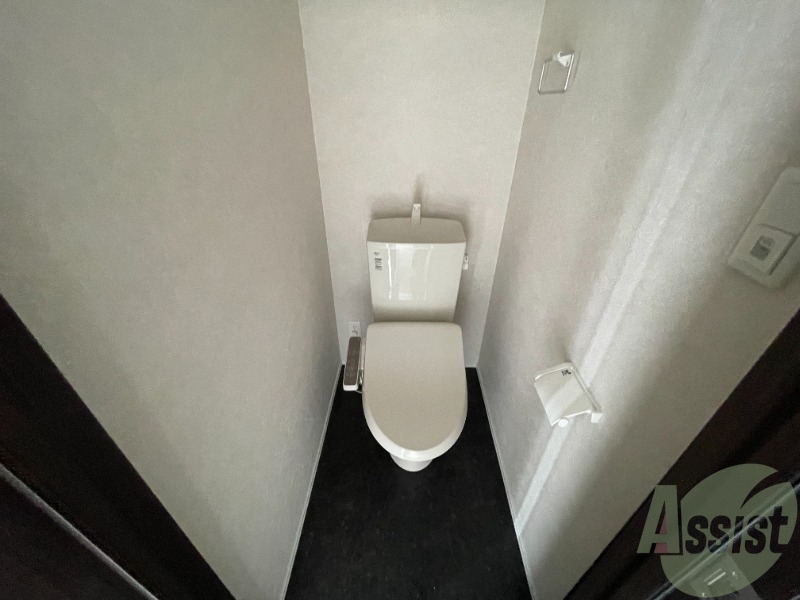 トイレ　こちらはトイレです。清潔感があり、安心して使用できます。