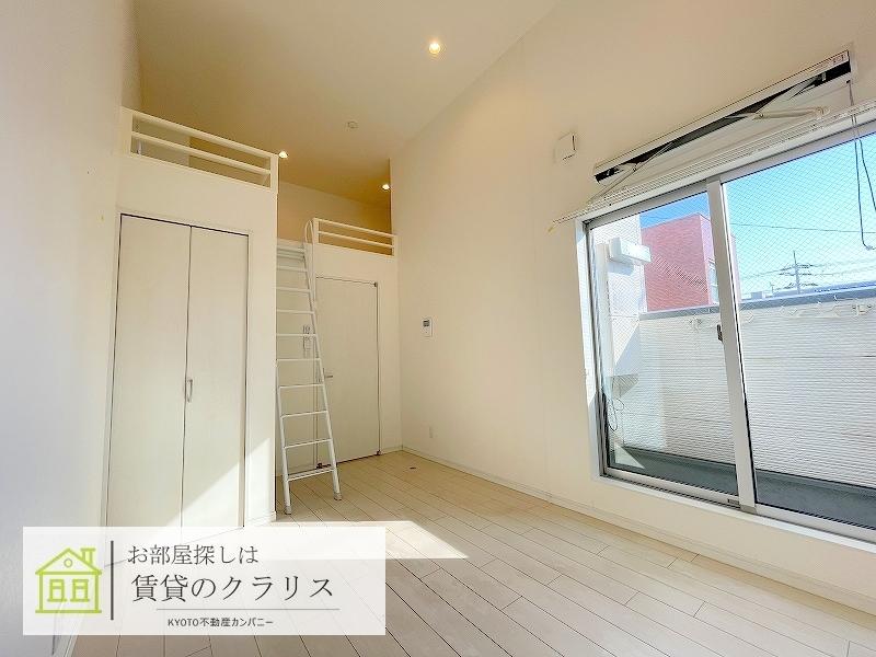 クラリエール日照町の居間写真