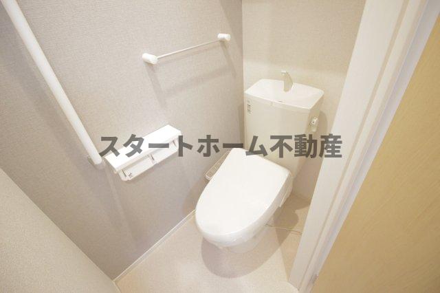 トイレ　清潔感のあるトイレです