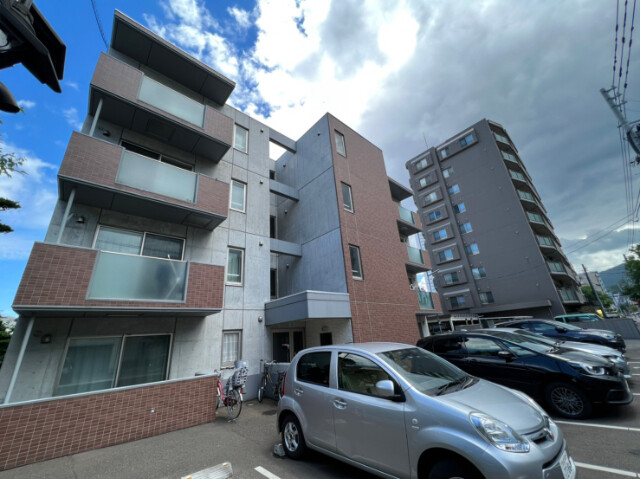 建物外観　札幌市中央区北３条西「Ｌａ　Ｒｏｓｅ北円山」