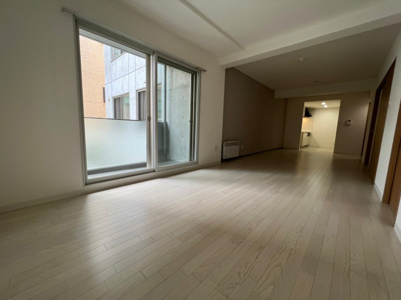 居室・リビング　広くてキレイなお部屋が広がっていて、充実した生活が送れそう。