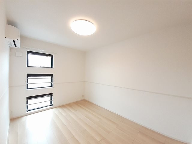 その他設備　※別号室の写真です。エアコンございます。