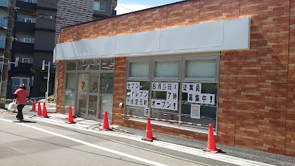 コンビニ　セブンイレブン 千住宮元町店（コンビニ）まで155m
